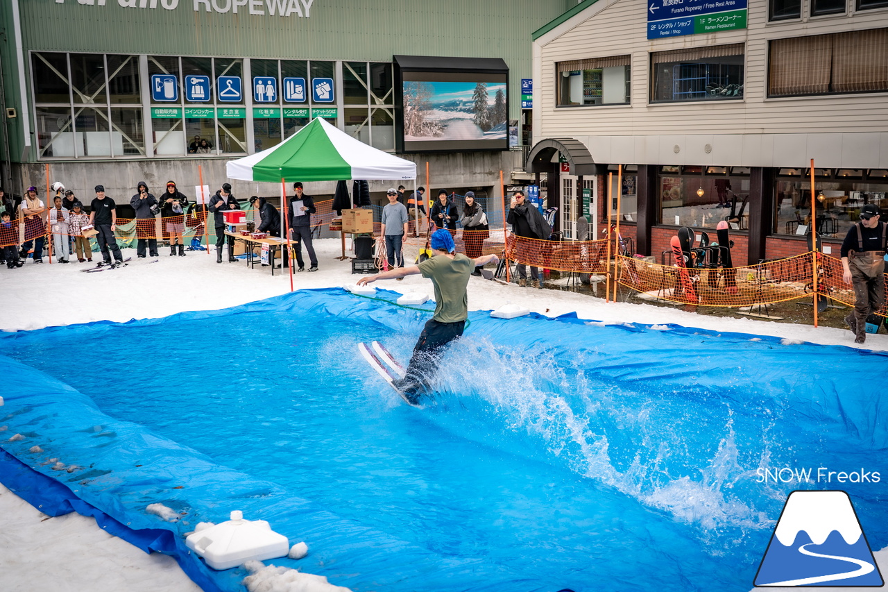 富良野スキー場｜いよいよインターナショナルなイベントに？！春シーズン恒例『第13回 Pond Skimming 池渡り』開催～♪